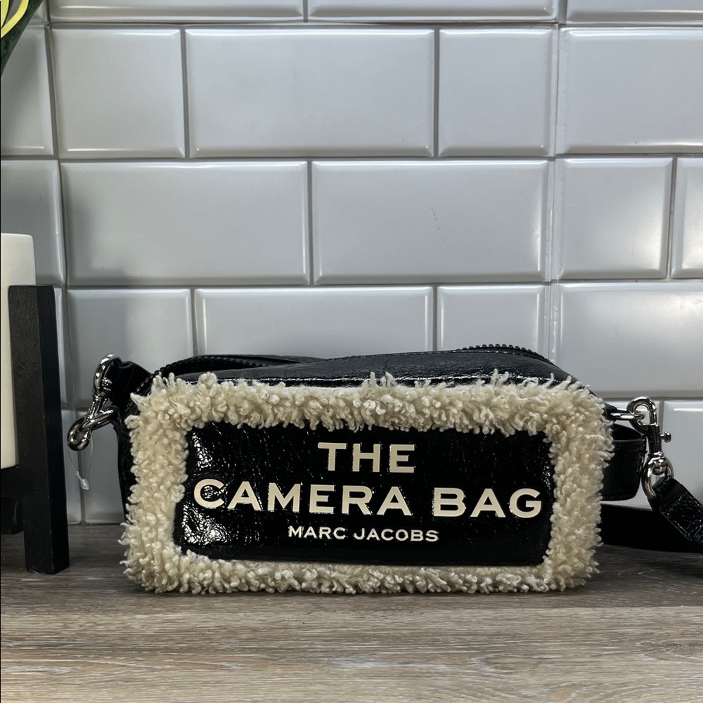 2419 Marc Jacobs Black Patent Camera Bag with Cream Sherpa Trim 38U832419